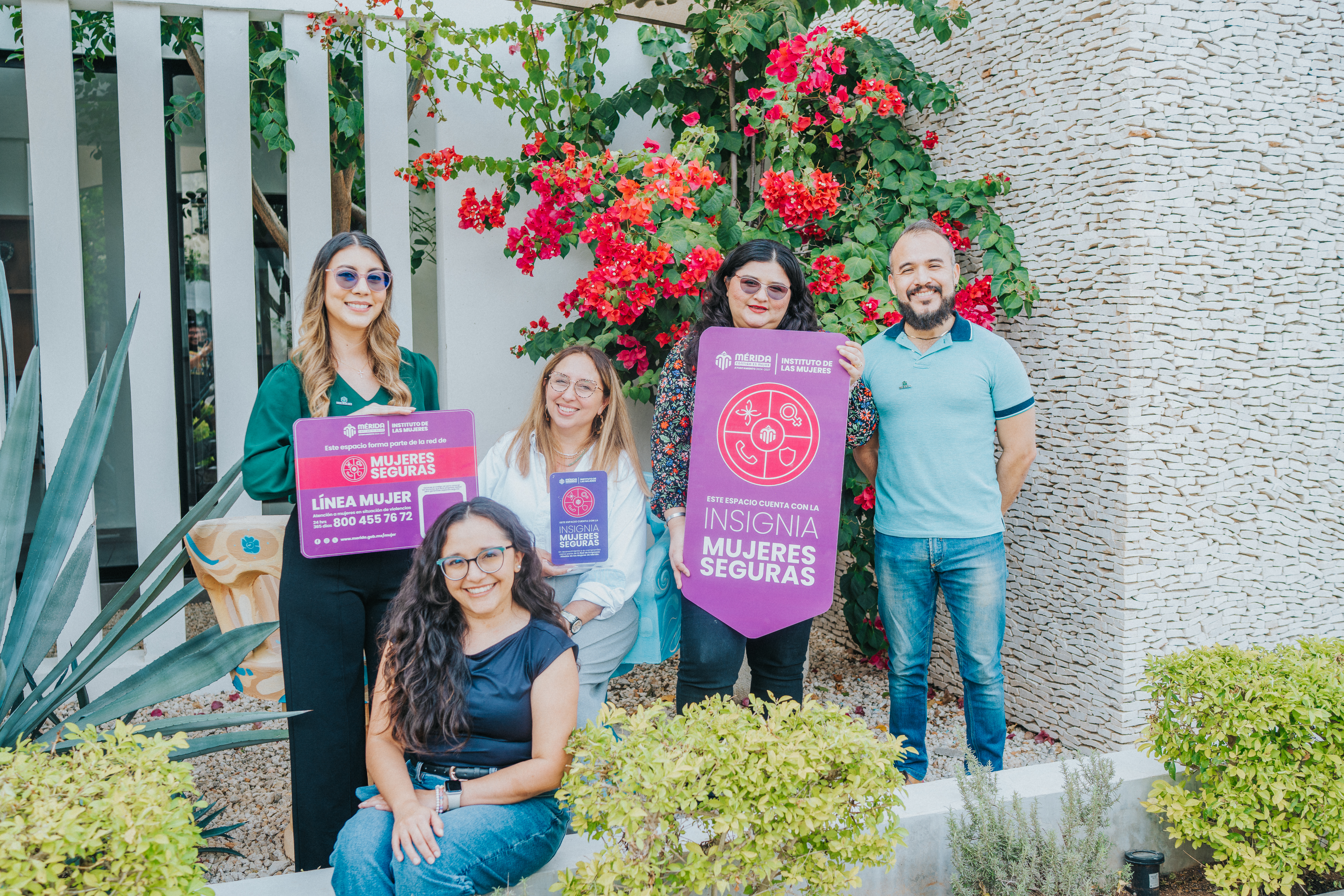 Insignia mujeres seguras