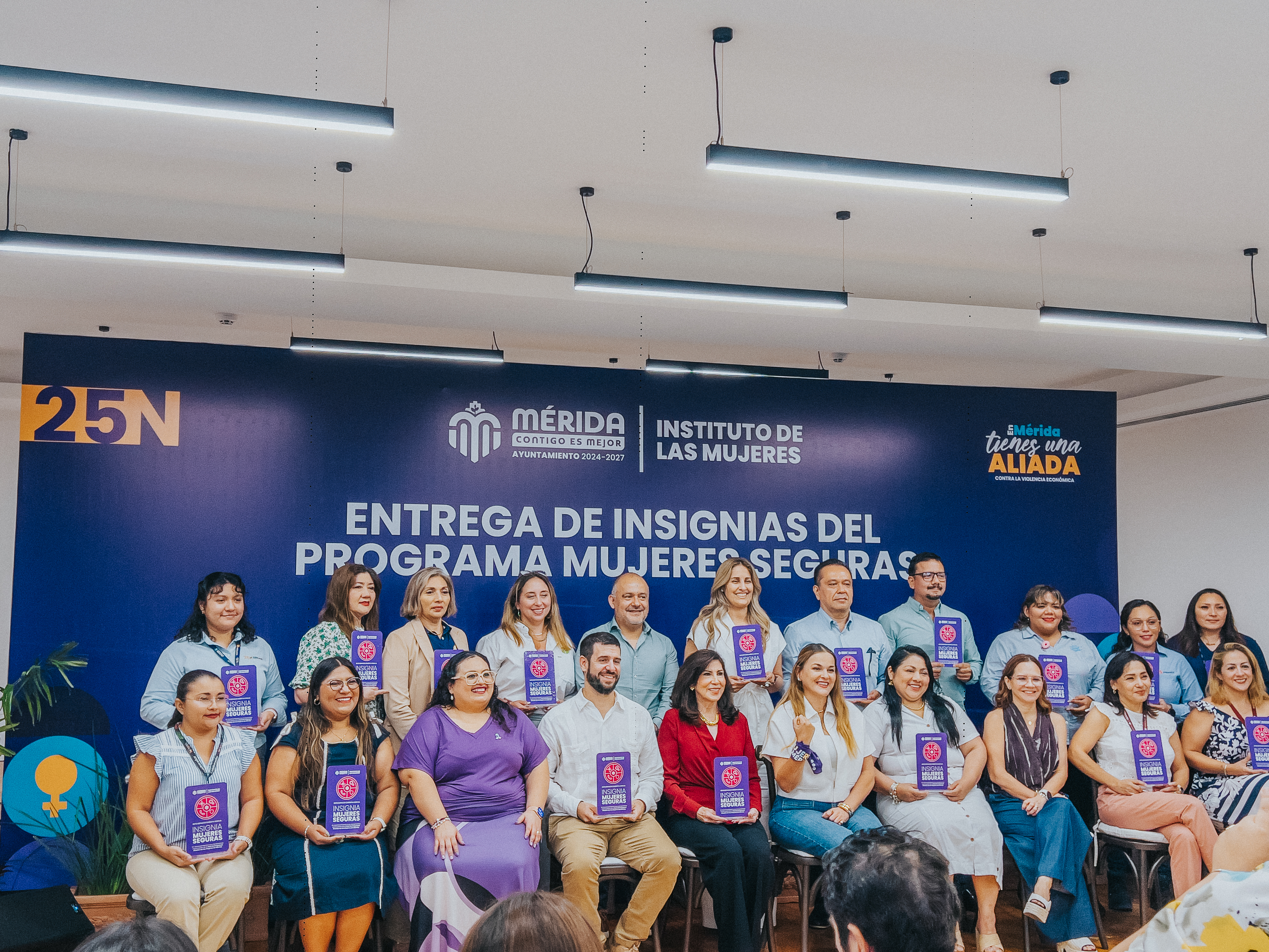 Insignia mujeres seguras